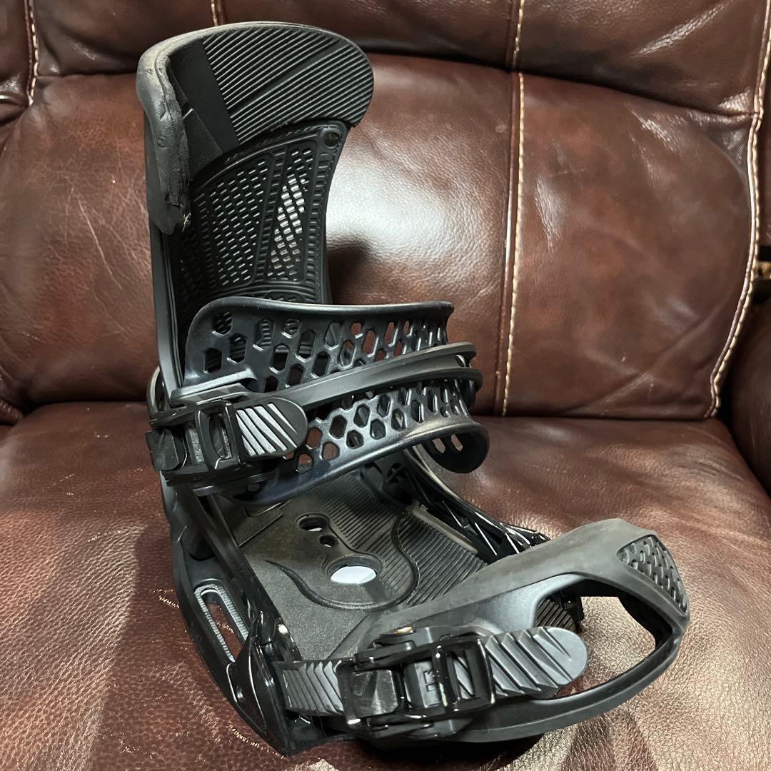 BURTON MALAVITA WING est M マラヴィータ