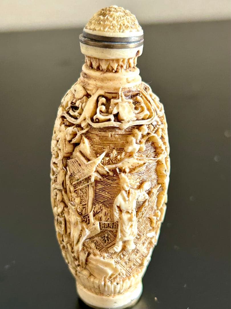 【中華民国骨董】ヴィンテージ 中国 彫刻樹脂 スナフボトル マッチングトップ4点