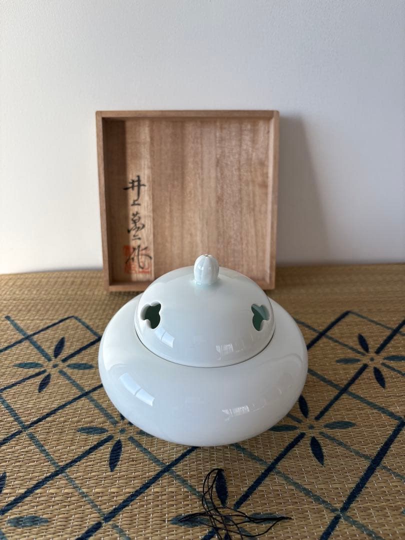 人間国宝 重要無形文化財 井上萬二 本人作 白磁香炉