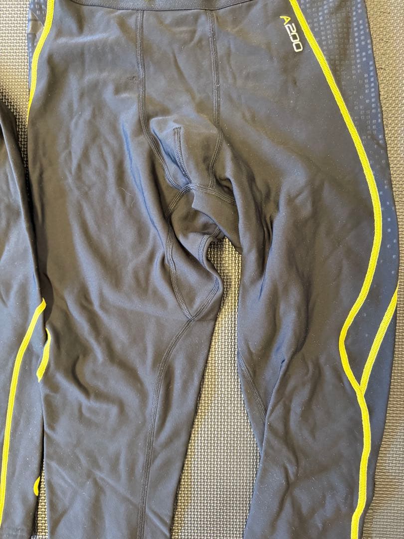 SKINS A200 コンプレッションウェア Lサイズ ハーフジップ 上下セット