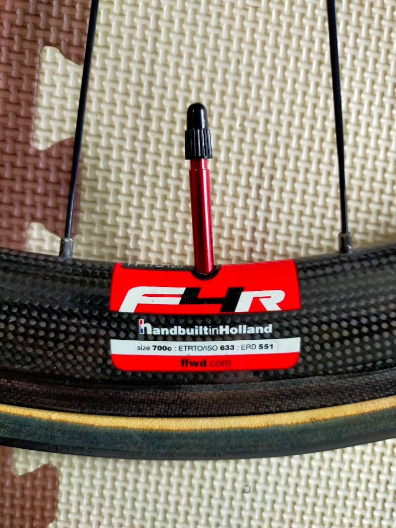 ファストフォワード FFWD F4R カーボンホイールセット タイヤ２本付