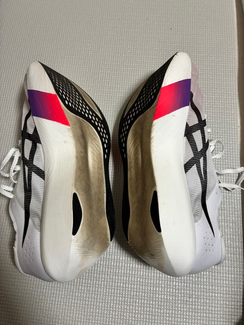 ASICS メタスピードレイ