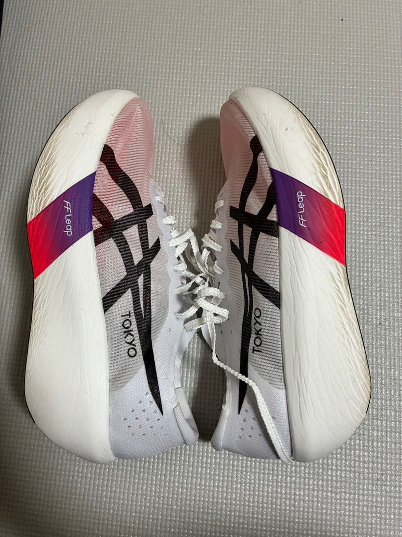 ASICS メタスピードレイ