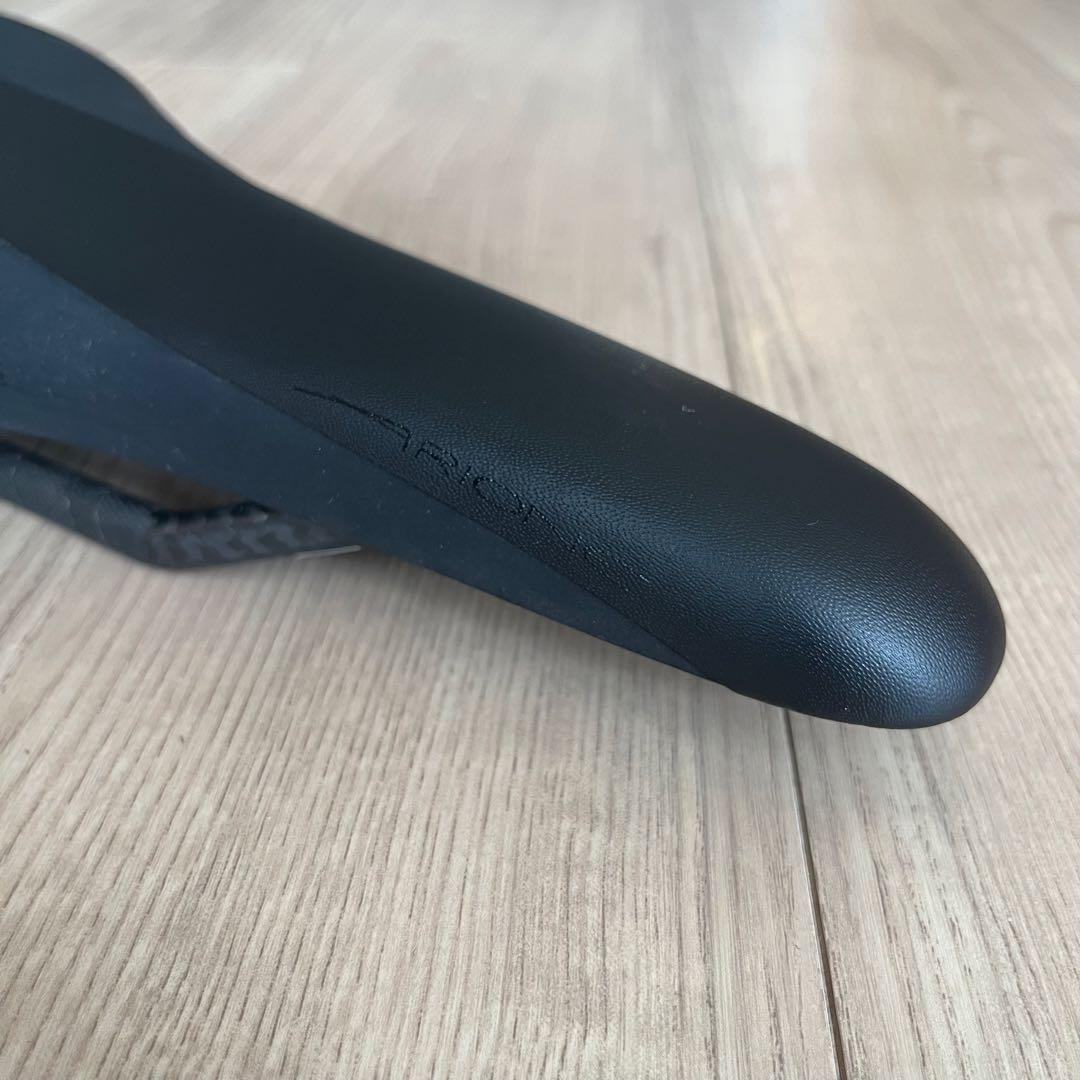 美品 Fizik Arione R1 レギュラー カーボン