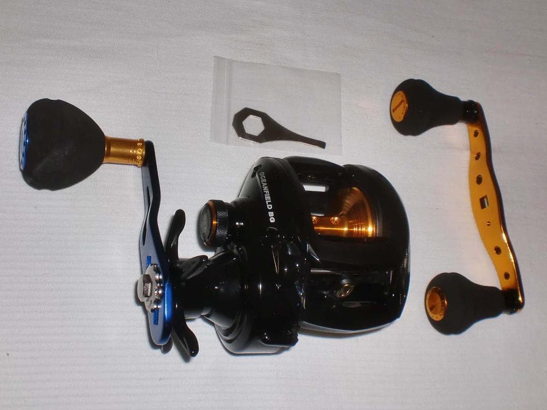 Ａｂｕ　オーシャンフィールドＢＧ［右巻］スペアハンドル付　新品（※箱折り目有り）