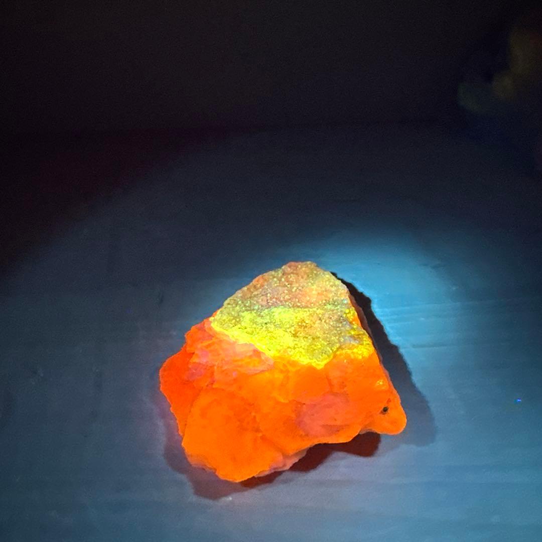 松田 北海道石　然別オパール　蛍光オパール116g