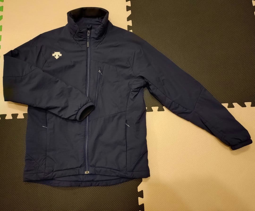 DESCENTE綿入りインナージャケット　Mサイズ（クリーニング済）