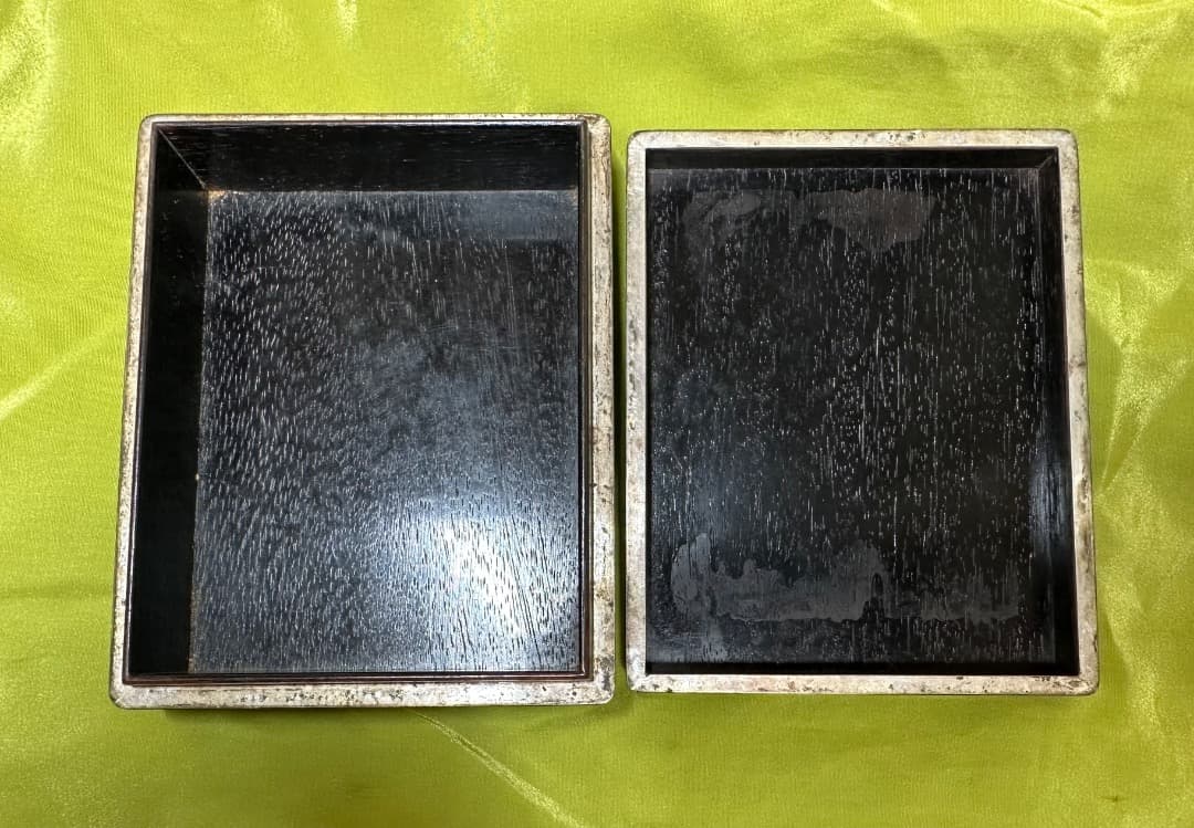 銀器・銀製箱・刻印・在銘・菊と竹の彫刻