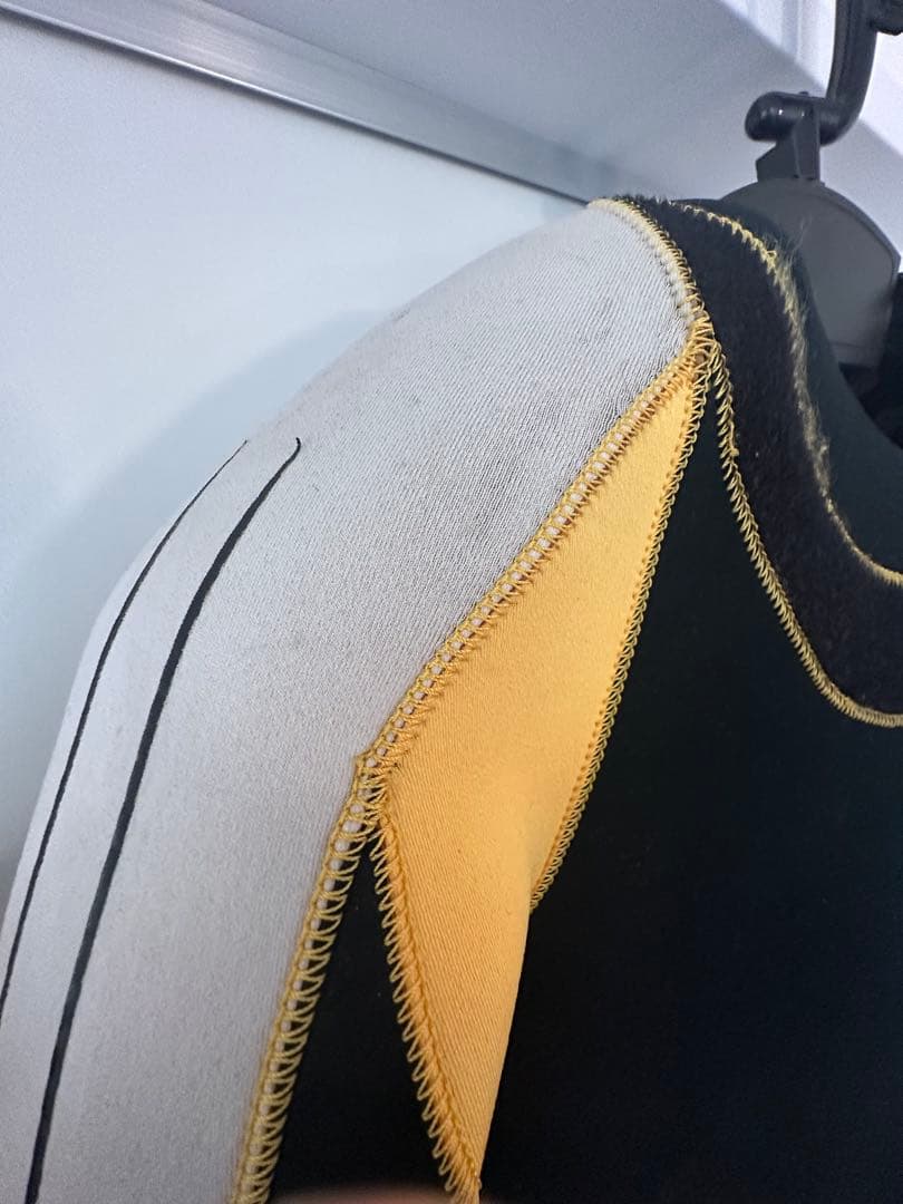 FUTURE WAVE フルスーツ 黒/黄