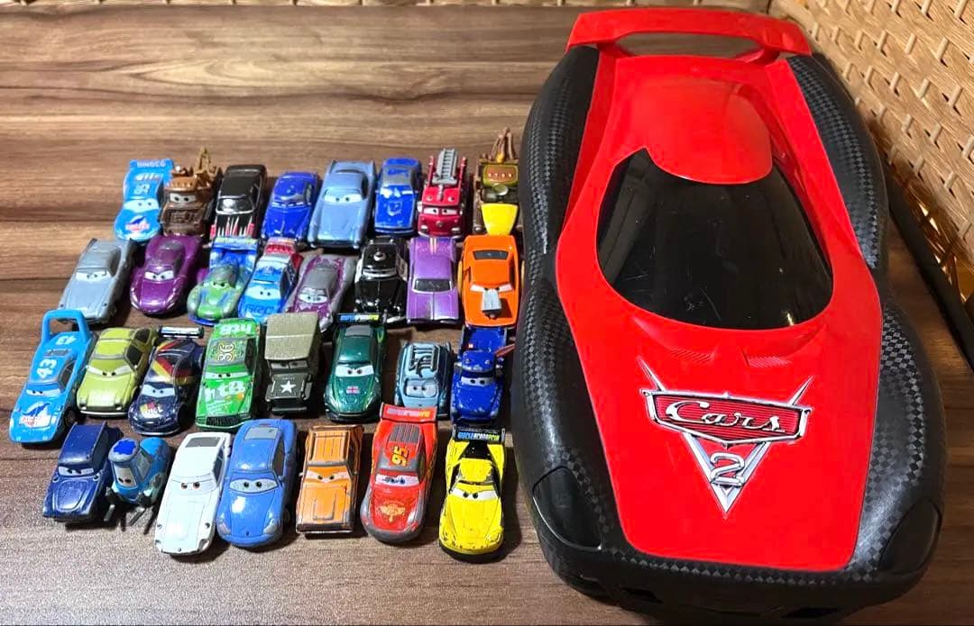 カーズ ミニカー セット 31台。まとめ売り。 レース兼収納ケース付き。