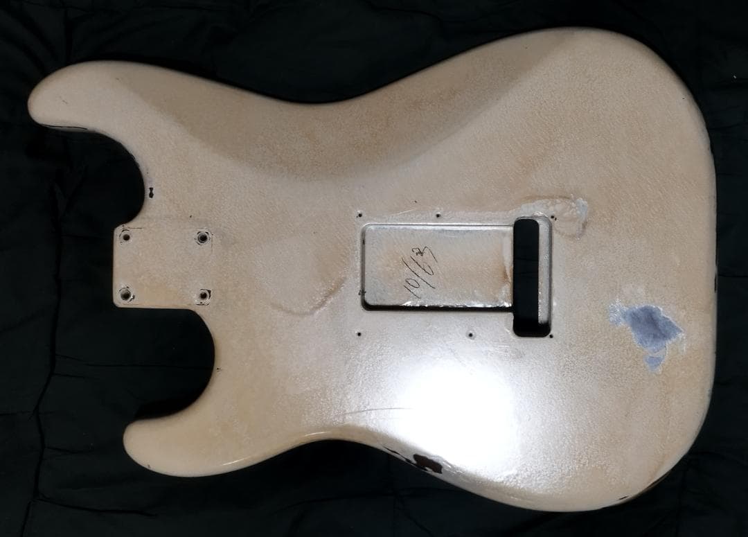 ストラトキャスター ダメージ ボディ オフ・ホワイト '60 初ネック・ネジ付