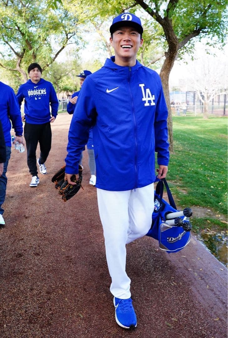 ナイキ オーセンティック ドジャースジャケット サイズXL 新品タグ付選手支給品