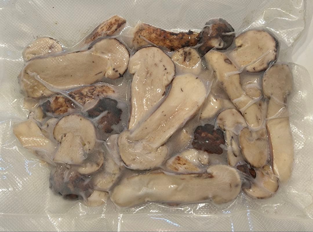 ☆信州産松茸☆松茸ご飯等に☆冷凍松茸265グラム☆まつたけ☆国産松茸☆