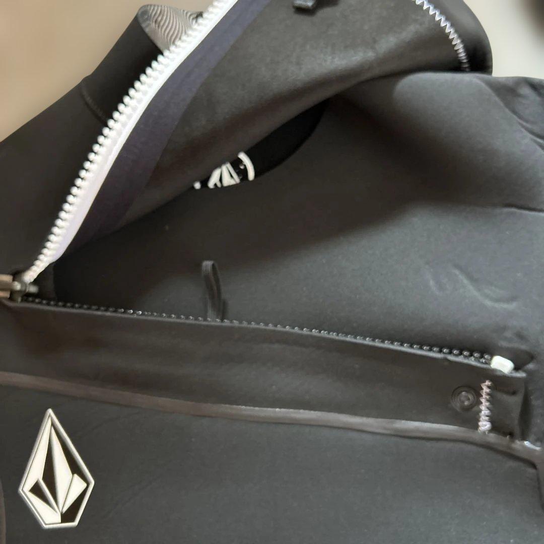 【新品未使用 50%↑OFF】Volcom ウエットスーツ フルスーツ ボルコム