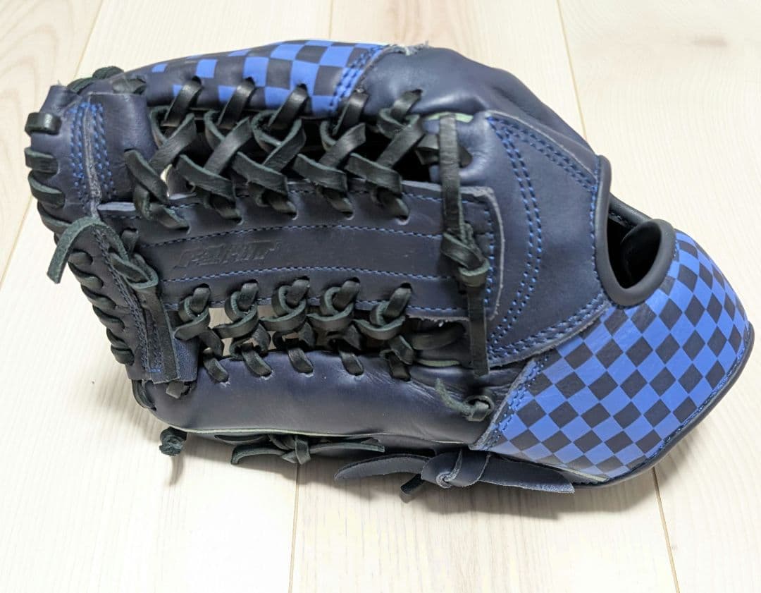 アディダス　軟式一般用グローブ　青　チェック柄