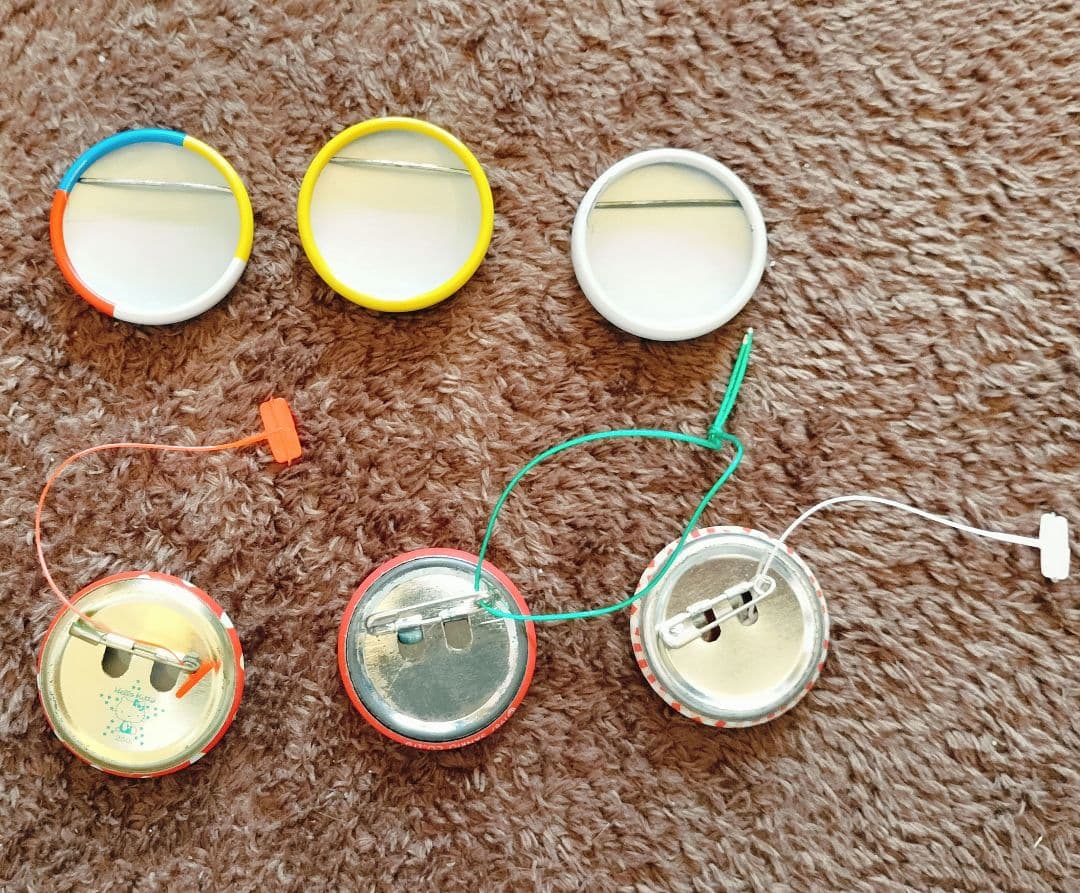 再値下げ！サンリオ プレミアム 絵が変わる！レンキチュラーバッジ・缶バッジ9点