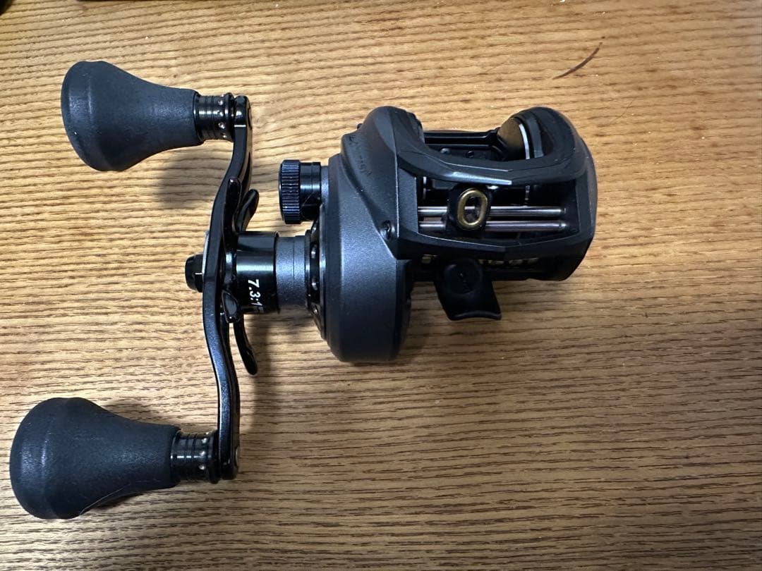 Abu / REBO BEAST 40-HS / ロケットギア 換えスプール付き