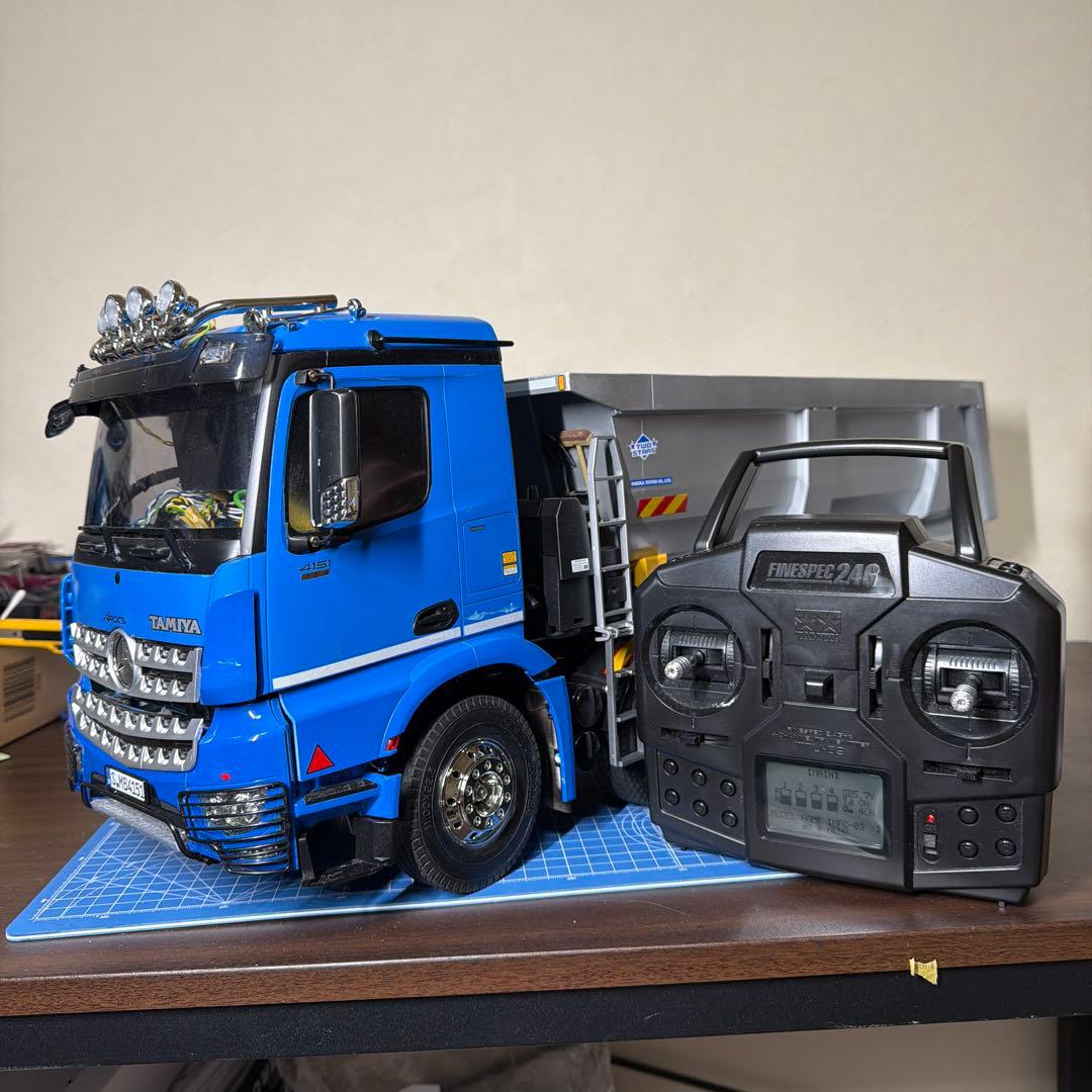 タミヤ　1／14トラック　アロクス4151 8X4ダンプ