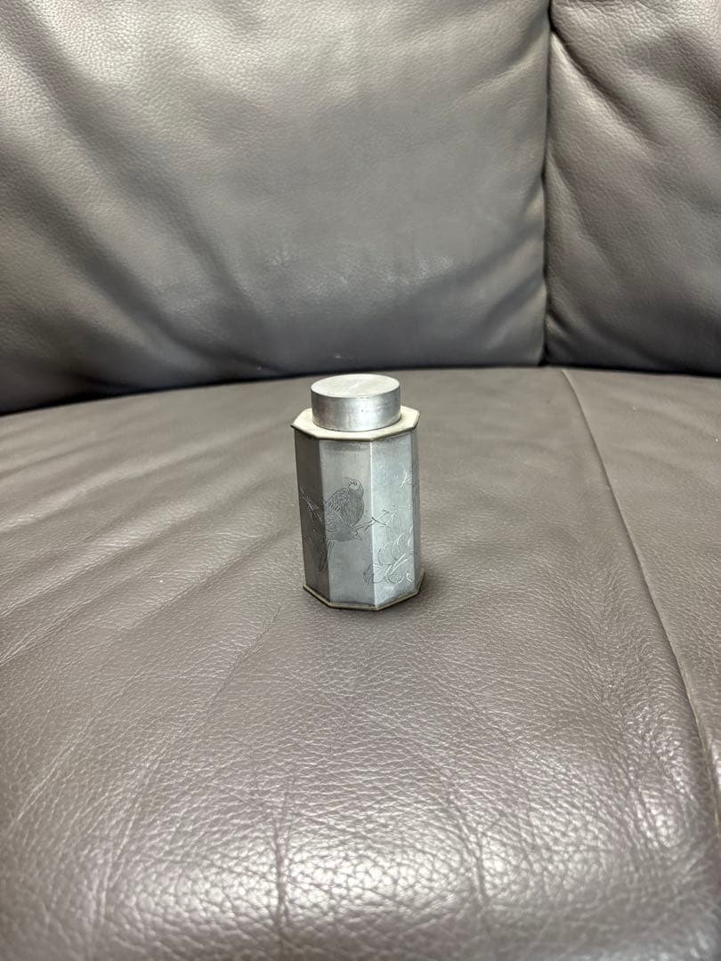 茶入れ物　花鳥図