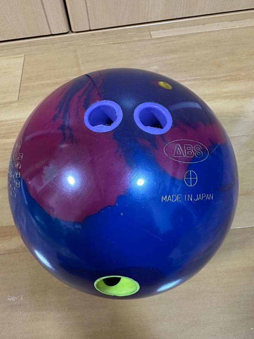 アキュライン・ツアープレミアムインテル　ボウリングボール　中古ボール