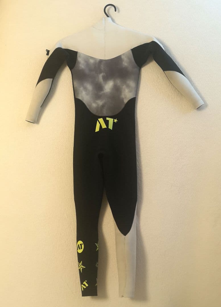 【値下げ中】ウェットスーツ 140㎝サイズ