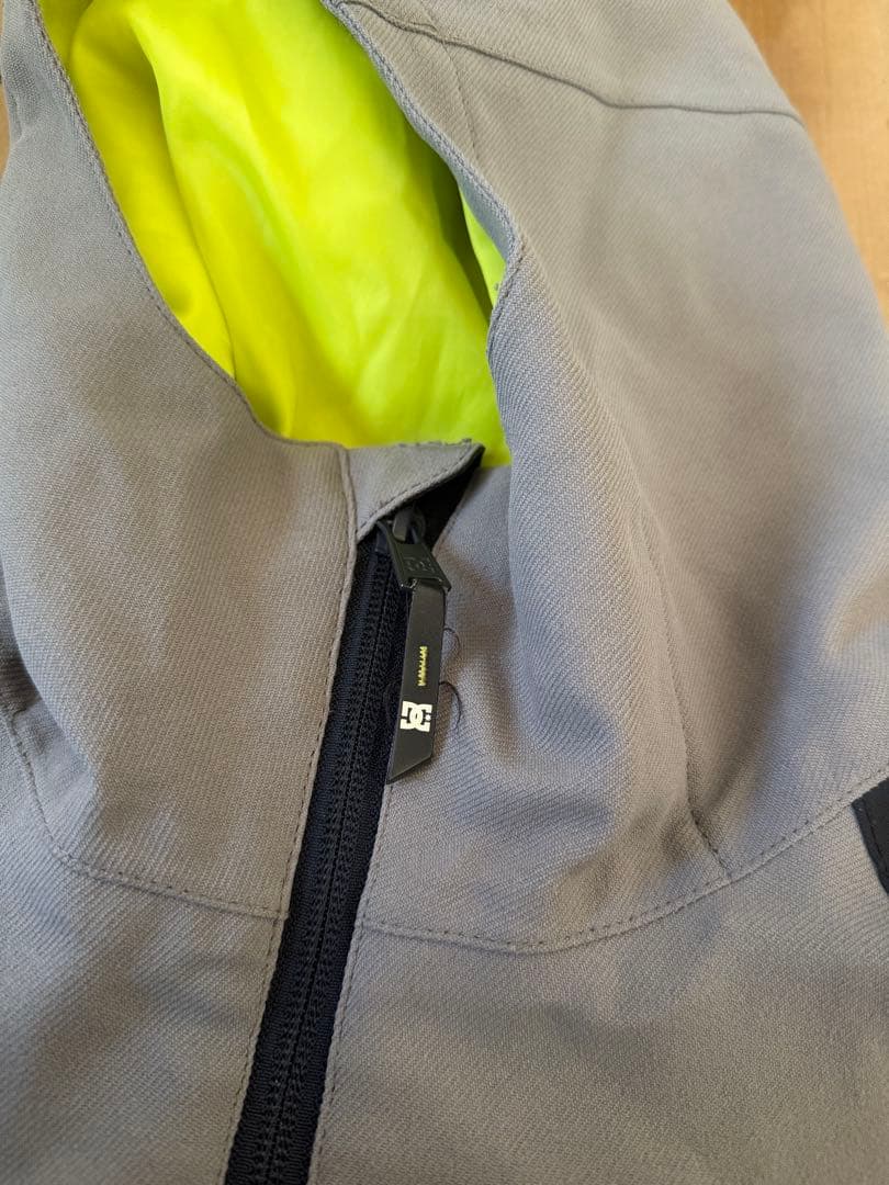 DC スノーボードウェア 上下セット子ども用 グレー/イエロー