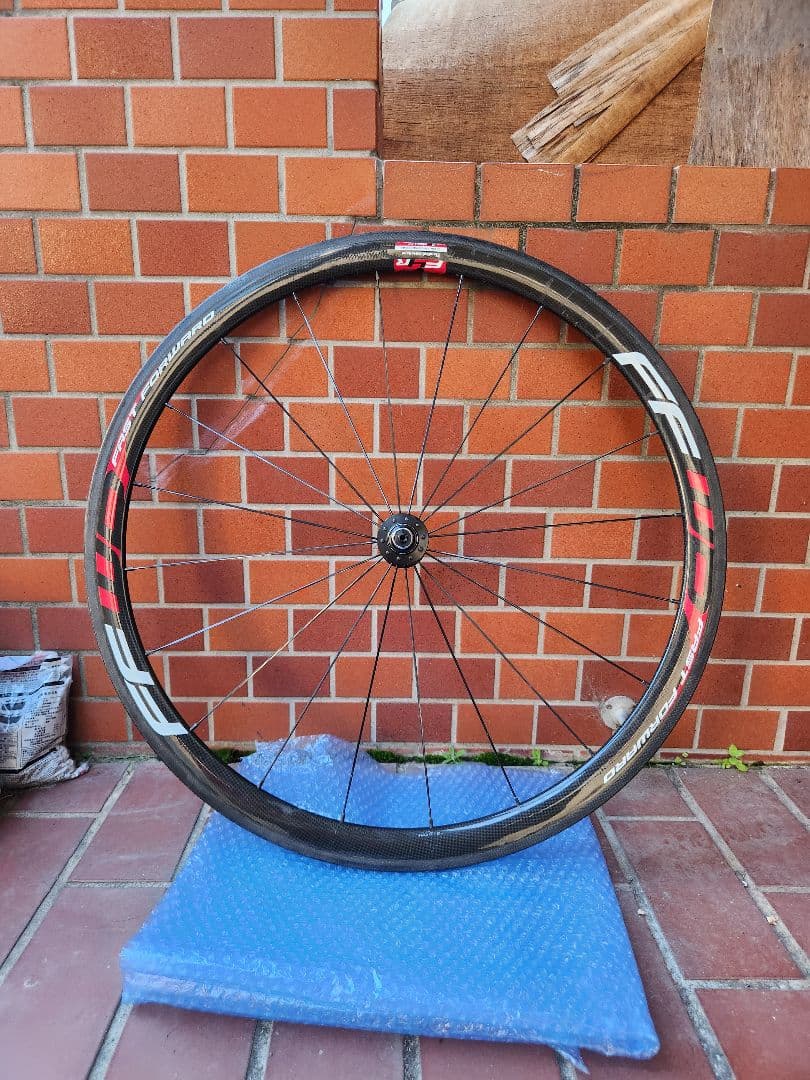 FFWD F4R チューブラー