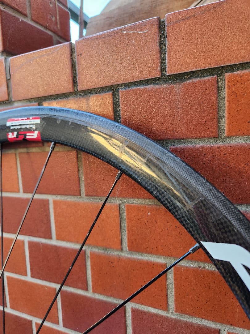 FFWD F4R チューブラー