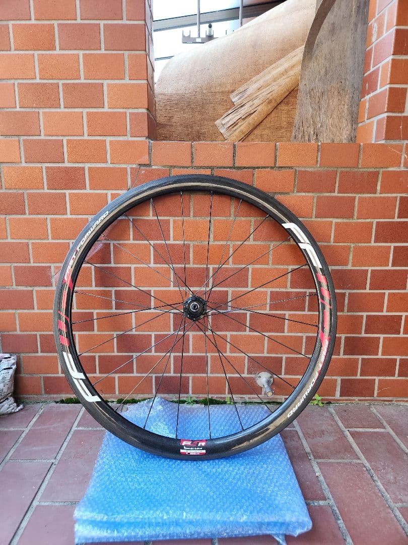 FFWD F4R チューブラー