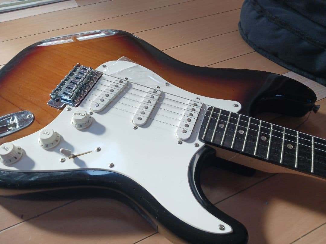 新品同様　ほぼ未使用　カバー　ピック　Legend エレキギター