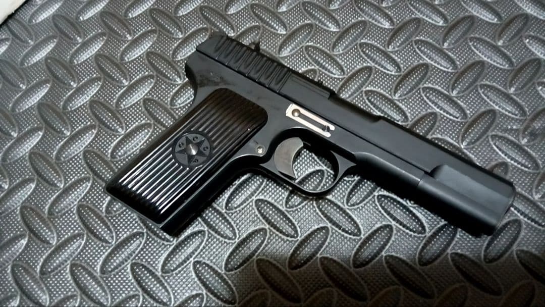 トカレフ　TT-33 ガスガン