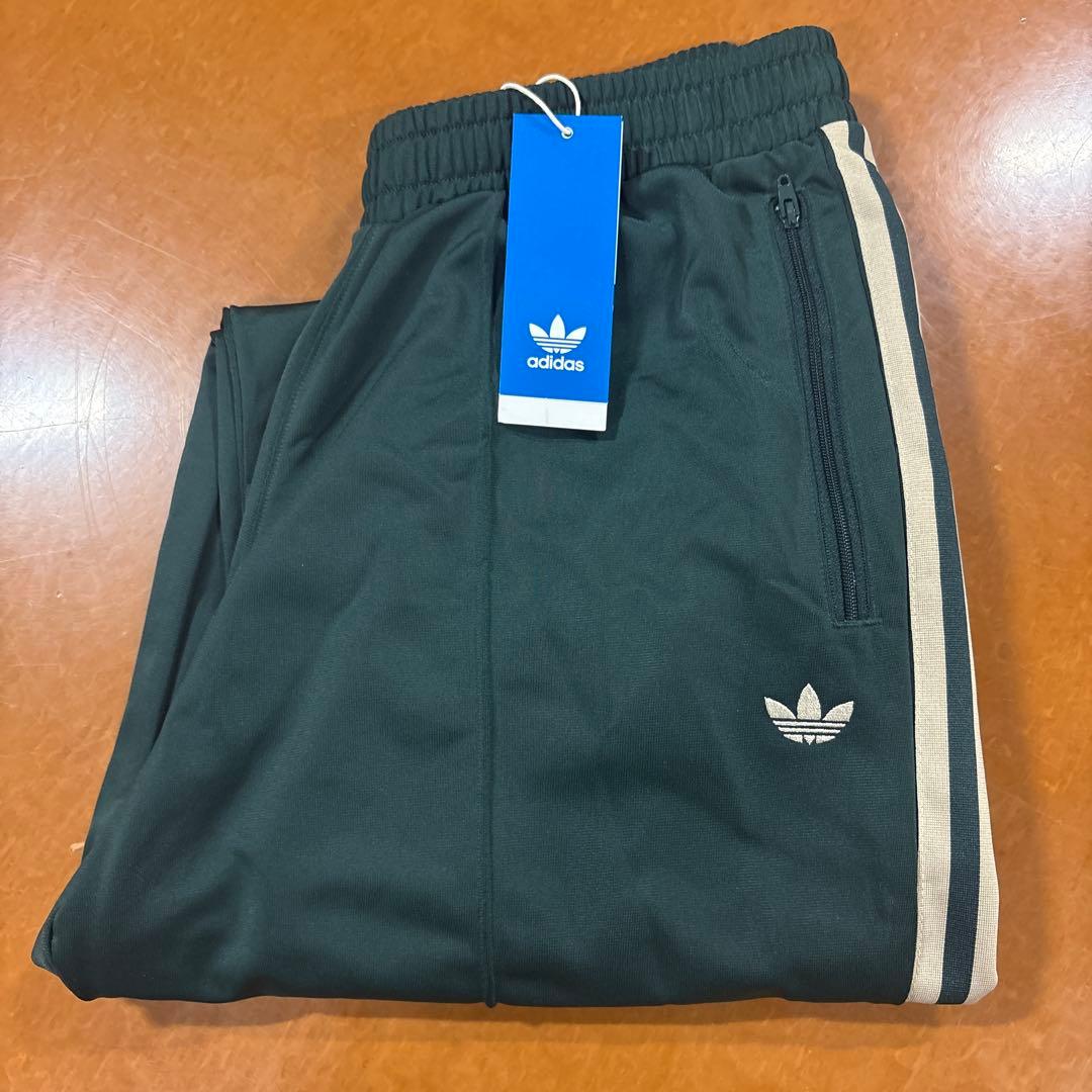 adidas Originals トラックパンツ Mシャドーグリーン