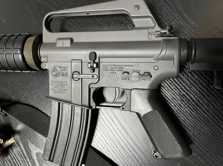 東京マルイ colt ar-15 電動ガン　バッグ付き