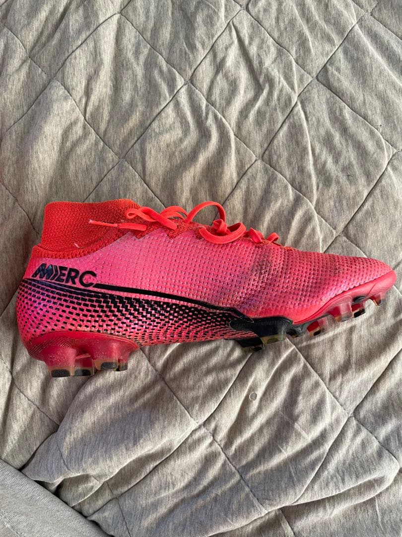 Nike マーキュリアルヴェイパー13