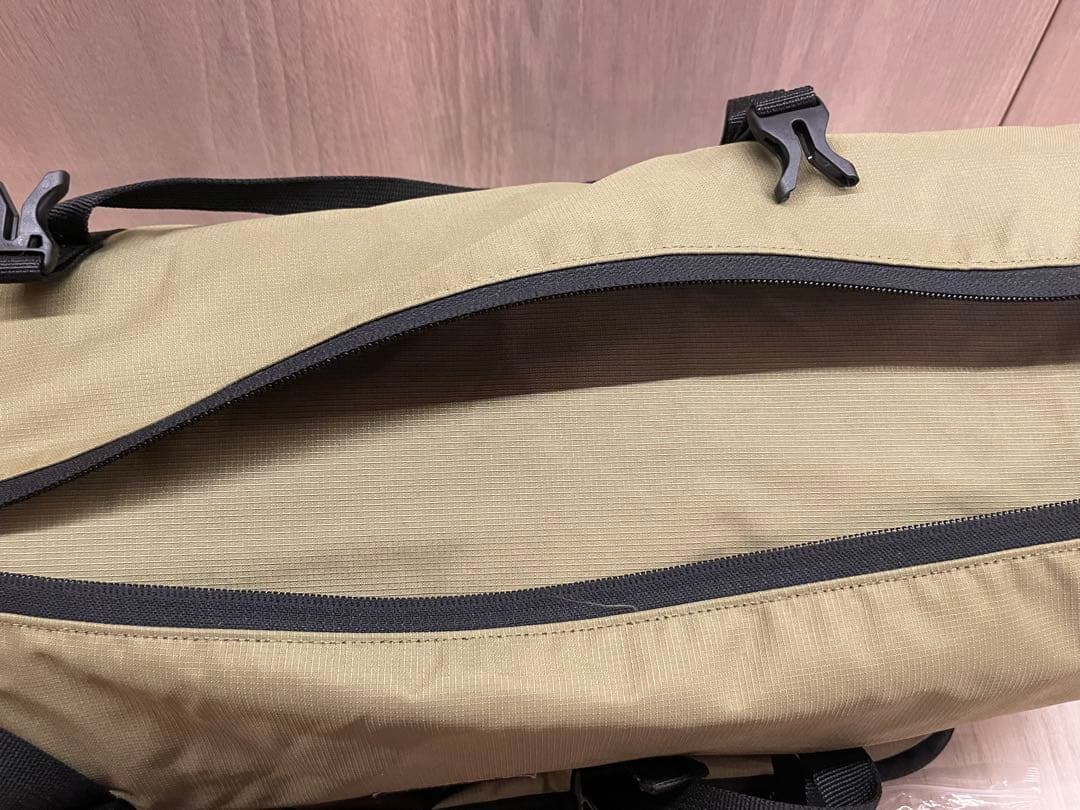 新品三角カラビナ+ポール付「ほぼ未使用保証書付」マックワン　グラスカーキL