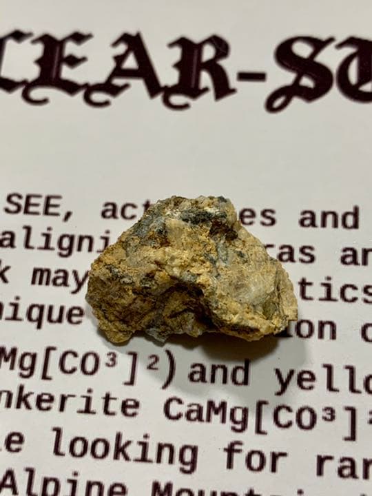 日本初輸入✨クリアストーン　原石　2.5g    No.7