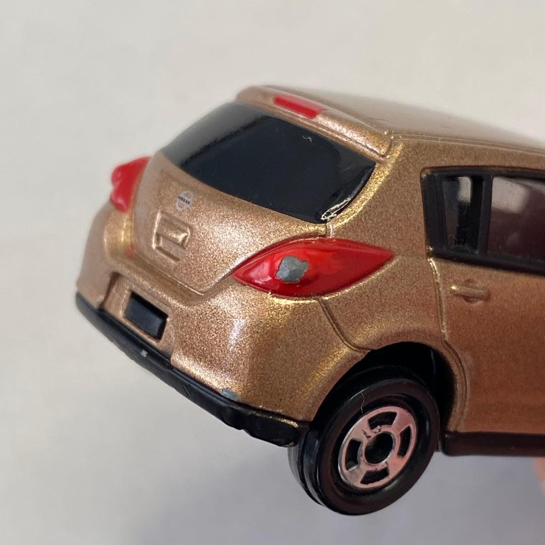 非売品 トミカ 日産 ティーダ シャンパーニューゴールド カラーサンプル 販促品