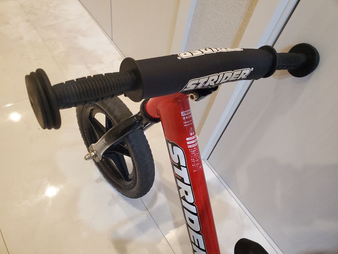 STRIDER バランスバイク 赤