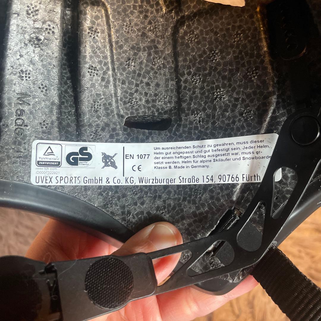 UVEX バイザー付きヘルメット　58-62/M-XL　スキー　スノーボード