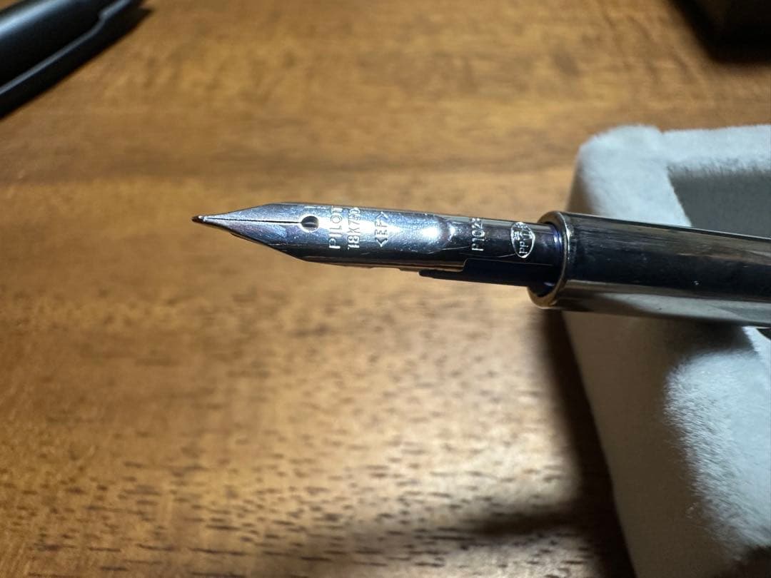 PILOT キャップレス マットブラック EF 2024購入