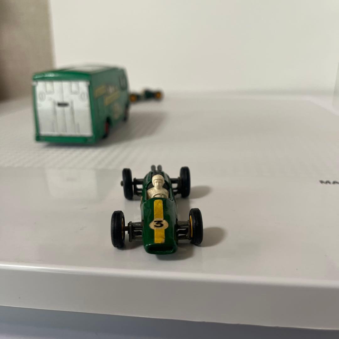 マッチボックス　レーシングカートランスポーター+ロータスレーシングカー