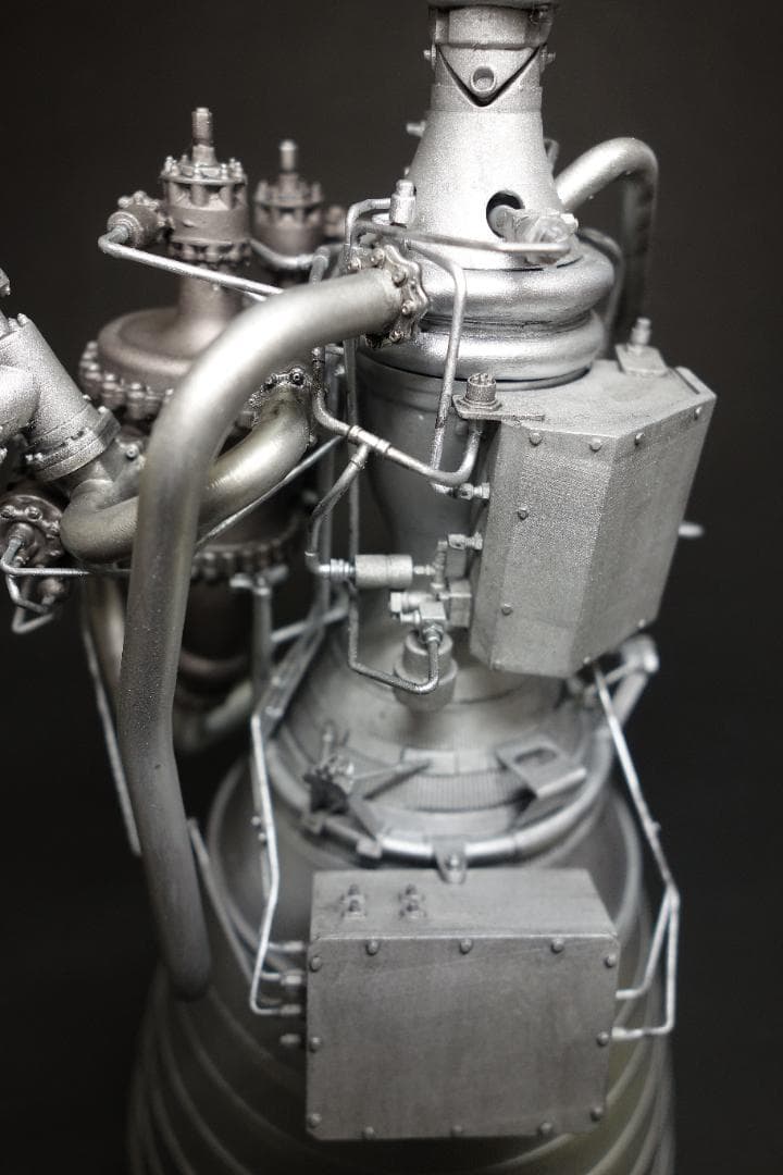 ロケットダイン社製 RL10 ロケットエンジンモデル完成品