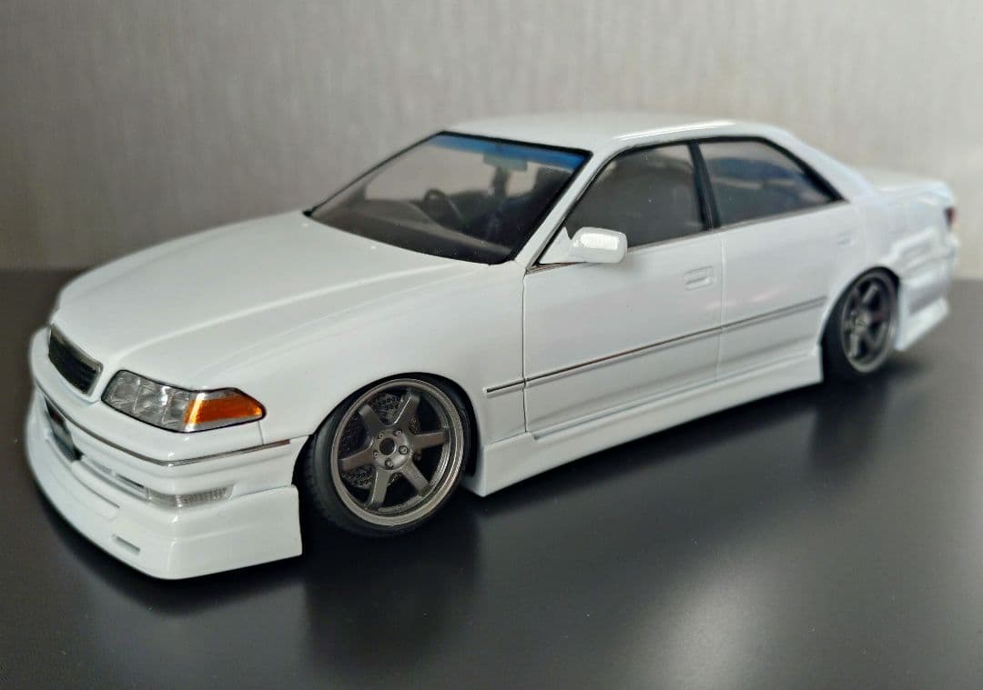 アオシマ1/24 JZX100 マークII プラモデル 完成品