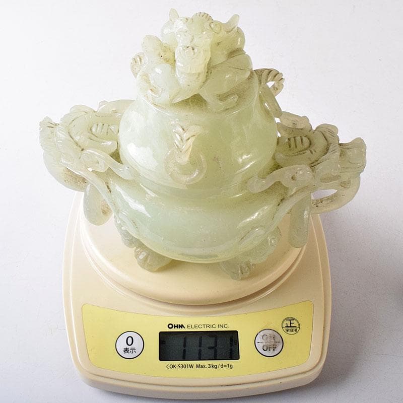 中国　玉石彫刻　雙耳活環　獅子鈕蓋爐　三足香炉　唐木台付　C　8256