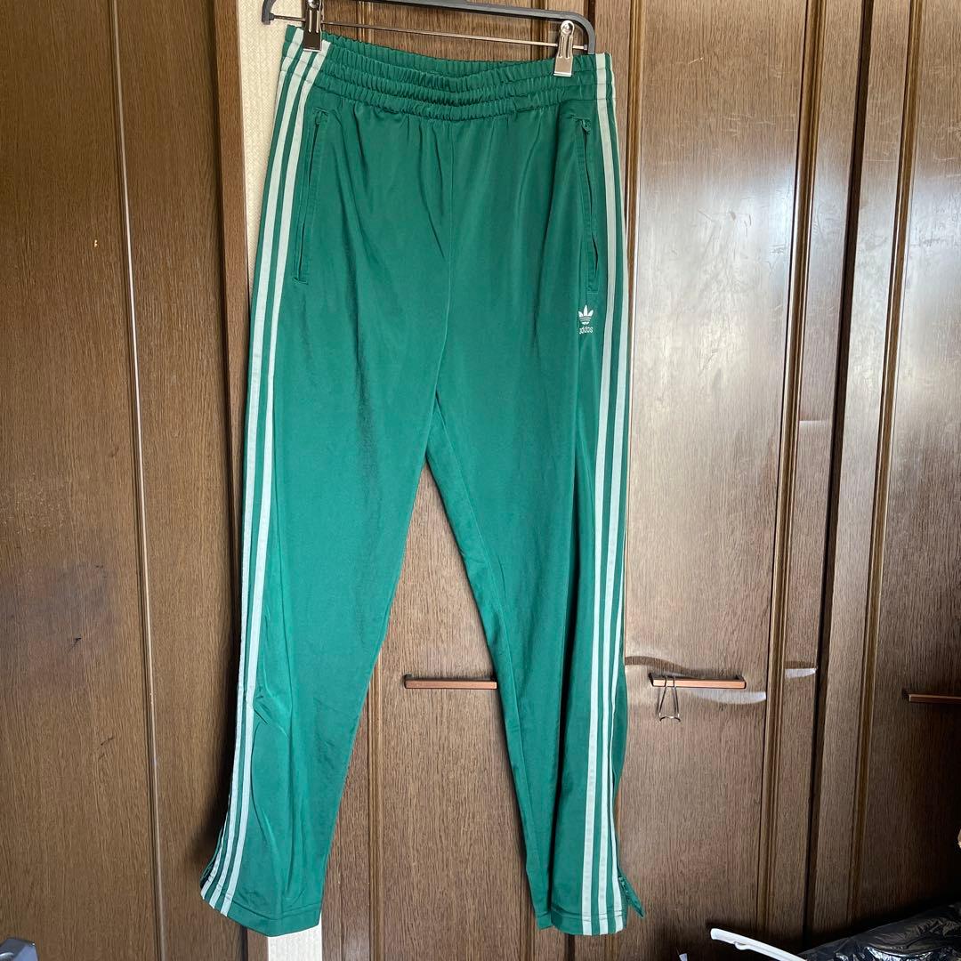 adidas トレフォイルロゴ　グリーンジャージパンツ