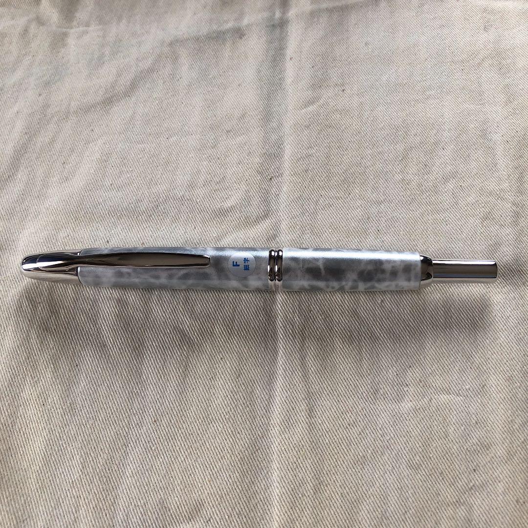 パイロット　キャップレス万年筆　ムーンライト　細字　Ｆニブ