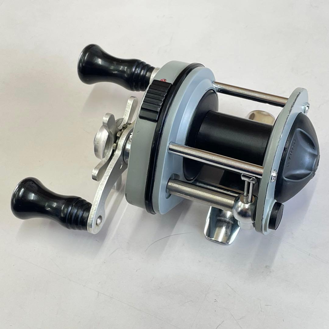 リール PFLUEGER SUPREME 511