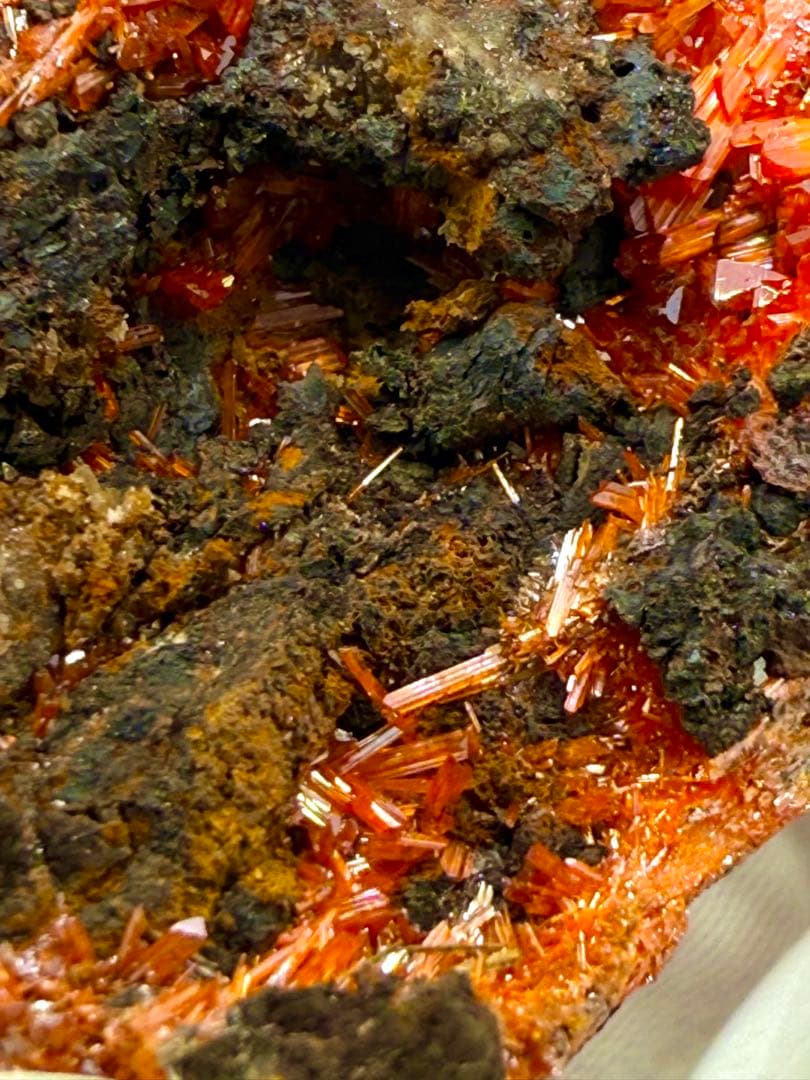 クロコアイト　紅鉛鉱　原石　鉱物　標本　天然石　石