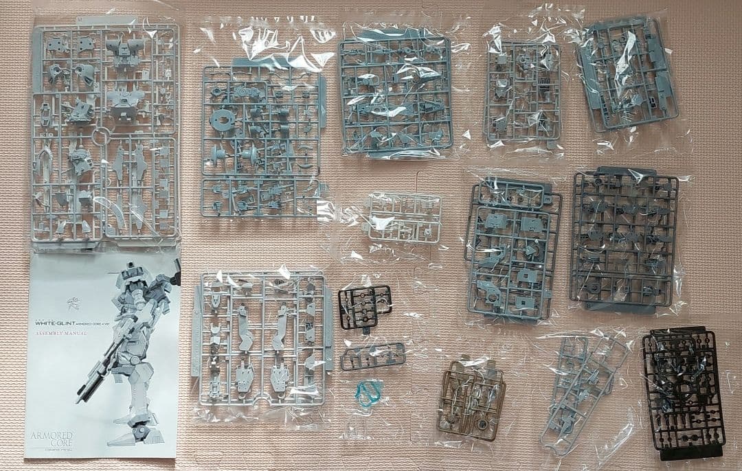 アーマードコア未組み立て4体+素組1体+オプションパーツ