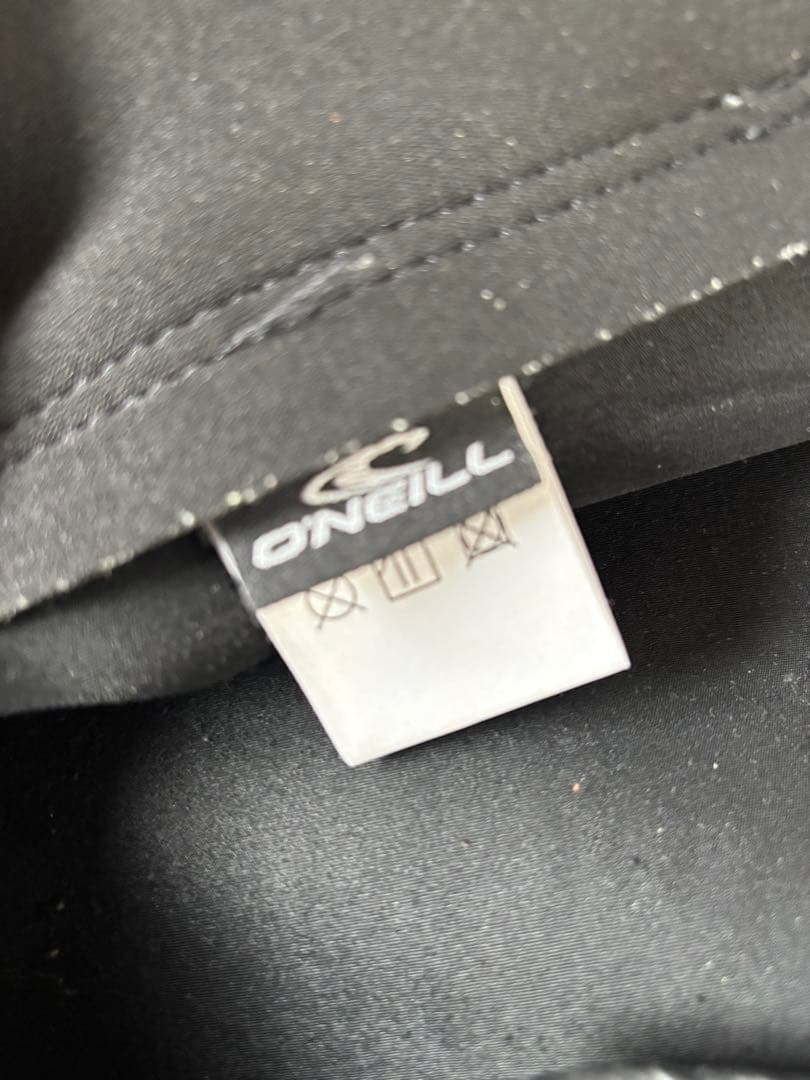 O'NEILL フルスーツ 赤黒 140㌢